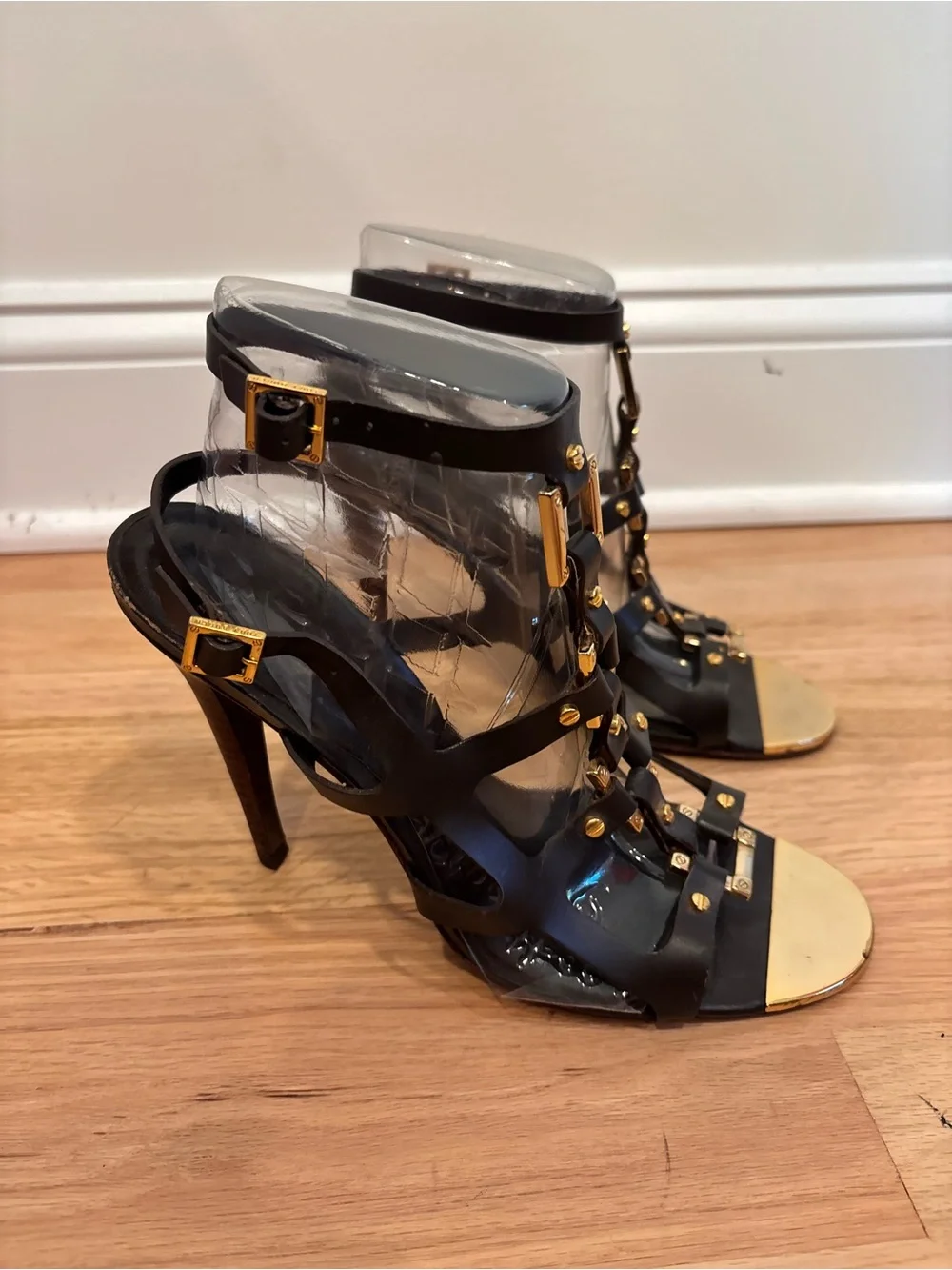 Tory Burch Francesca sandals in a black leather gladiator style size 8.5